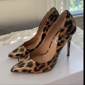 Steve Madden Patent Leopard Print Heels Size 6M.